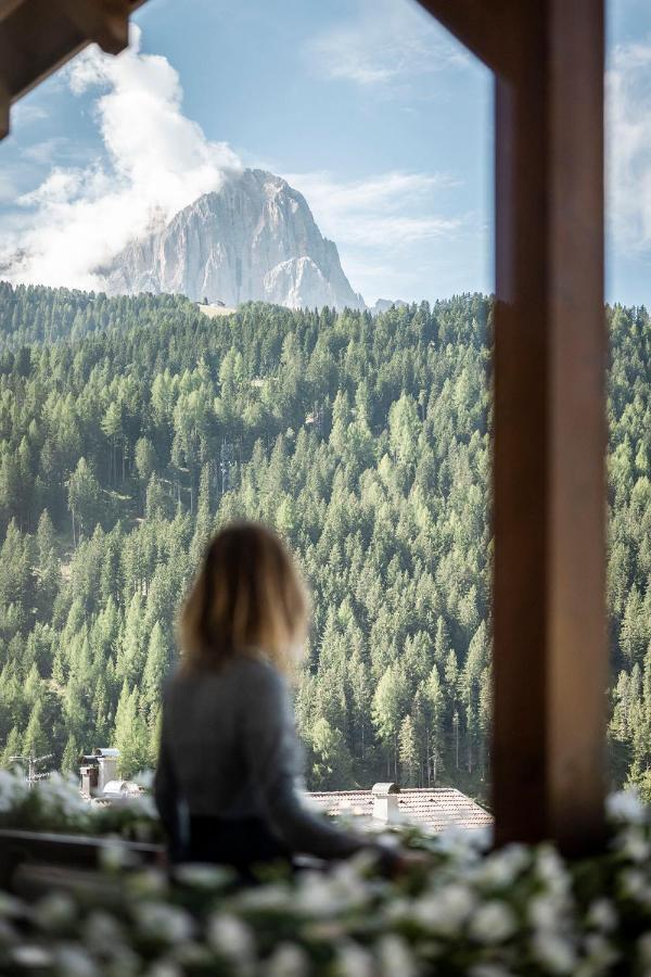 Hotel Acadia - Adults Mountain Home Selva di Val Gardena Exteriör bild